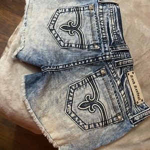 Size 29 women’s rock revival shorts